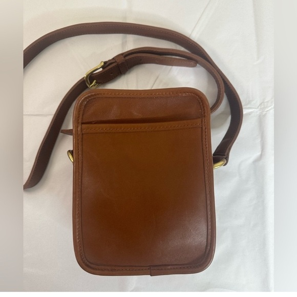 Coach Handbags - Vintage Coach Camera Bag Brown Leather Crossbody 9973